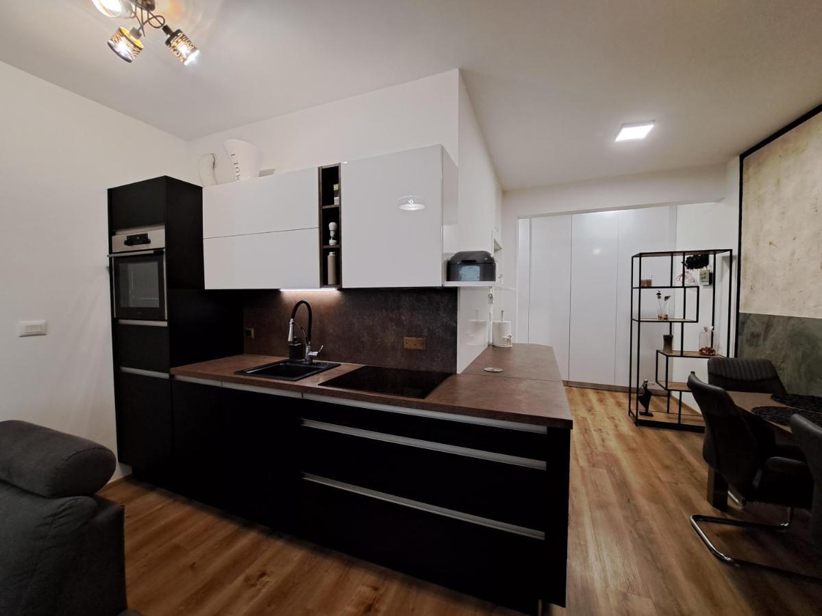 Stunning New Apartment With Free Parking Near City Centre Lubiana Esterno foto